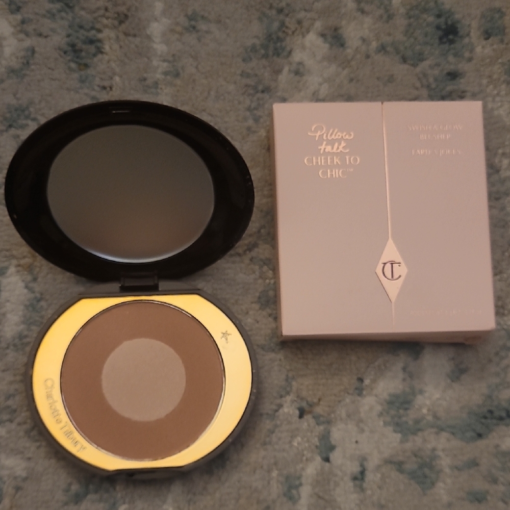 Charlotte Tilbury Cheek to Chic Blusher - Pillow Talk